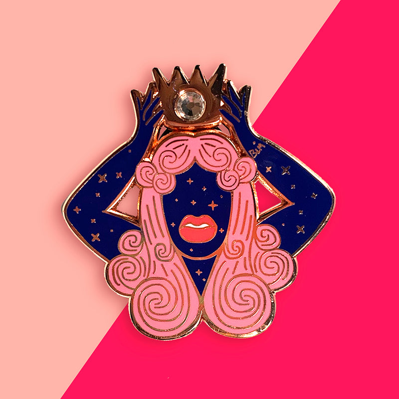 Queenix Lapel Pin